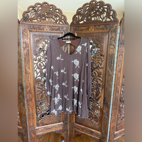 Alter’d State brown long sleeve dress - Picture 1 of 5